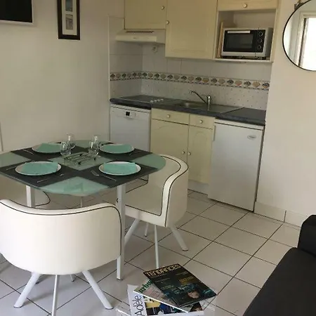 Clair De Lune Apartment *